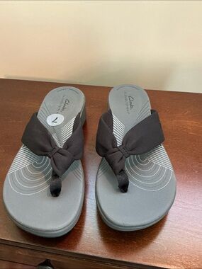 Clarks Women's Black Knot-Front Wedge Sandals